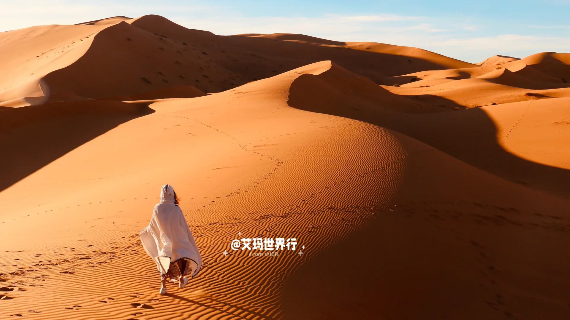 摩洛哥人士闯晋级赛场，捧走冲浪比赛金杯的简单介绍