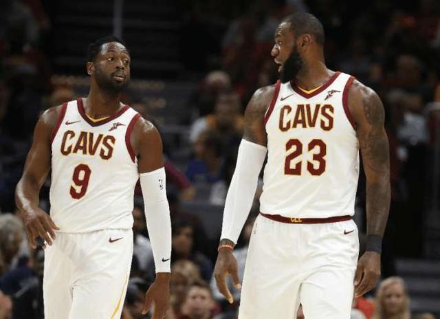 巨人猛胜开拓者,豪取连胜。 巨人猛胜开拓者,豪取连胜。